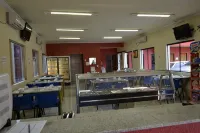 波洛尼酒店 - 停車場