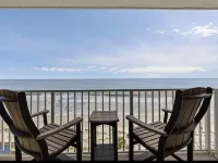 Beautiful Beachfront Resort Condo Отели рядом с достопримечательностью «Бич Стрит»