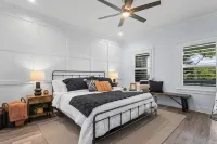 Long Beach Bungalow-3Br/2 bath - 4-Star