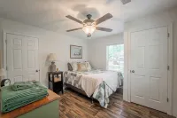 The Bird House – Charming Downtown Lebanon Stay, Pets Welcome! - 3-Star