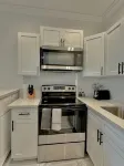 Unit 7 -1 BDRM/Pool/Near Beach/Airport/Supermarket - Homestays