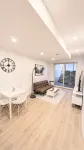 Modern 2Br Suite | Private Patio | 5 Min Downtown/Zoo/Stampede | Central & Safe - 방갈로