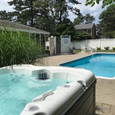 New Eastham Oceanside Guest Suite with Pool and Hot Tub Отели в г. Истам