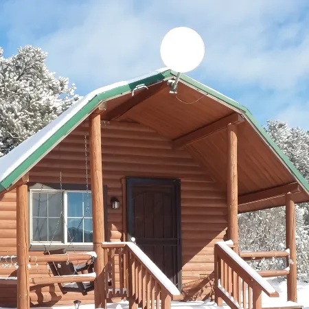 Comfy cabin for two close to Grand Canyon and many Northern Arizona attractions