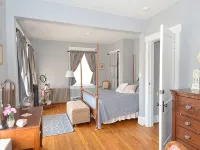 4-bedroom house in historic Berkeley Springs with AC, WiFi & Hot Tub Hotels in Berkeley Springs