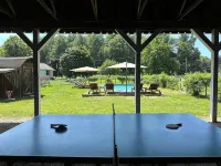 Spacious 5bd/3ba Catskills House w Pool, River/Lake Access, WiFi, A/C & Gameroom - 民宿