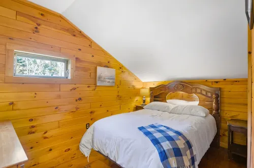 Picturesque Cabin - Lake Access, Arcade, Fireplace