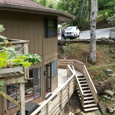 Herman's Hideaway: Remodeled Sugar Mountain Condo, Steps to the Slopes!