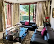 Lux Villa with Year-Round Heated Pool, beautiful outdoor space & Game Room - Wifi