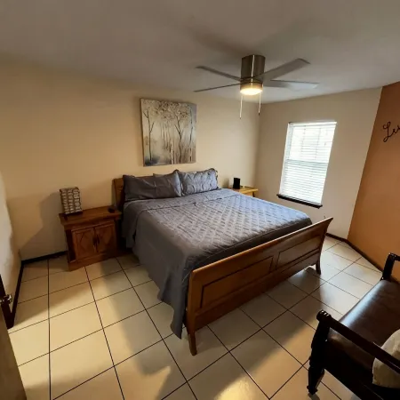 Superb 3-bedroom house with AC in McAllen. Diana's Pool House