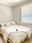 Cosy Home near SValley & Airport - บังกะโล