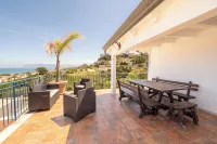 Amazing 100sqm Apartment 200m from the sea 6 people "GmC"