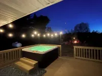 Newly Remodeled 3BR Cottage w/ Hot Tub - Fire Pit - Near Wisconsin Dells - Wifi