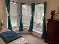 Charming 3-bedroom townhome with WiFi, in central location in Potsdam Village Hotels in Potsdam