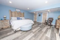 Riverview Log Cabin Lodge Near Creation Museum & Arc Encounter - balcony