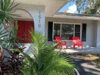 14 Guests · Large HEATED Pool · Tropical Backyard+BBQ · GYM · Beach: 3 miles - Gym