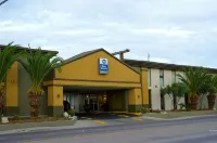 Best Western Inn of Del Rio - Parking
