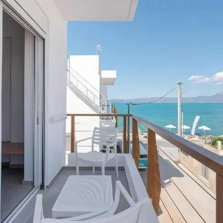 Costa Vasia Suites & Apartments