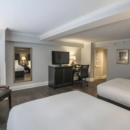 Bourbon Orleans Hotel Отели рядом с достопримечательностью «Пресбитере»