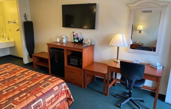 Country Hearth Inn-Union City