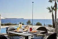 Poseidon of Paros Hotel & Spa