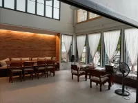 เอนา บูทีคโฮเทลแอนด์คาเฟ่ โรงแรมใกล้วัดอุโมงค์