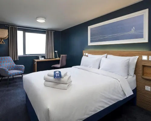 Travelodge Edinburgh Central Queen Street Hotels near Inverleith