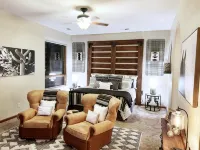 Truly STUNNING~ Minutes to ABQ!VIEWS/Fireplace/Fire-Pit/ Outdoor Mecca-Hot Tub! - Wifi