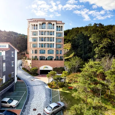 Hotel Thesoom Forest 桐華寺周辺のホテル