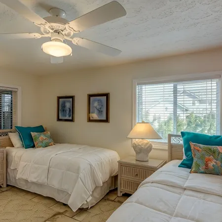 End Unit Oceanfront Condo 2 Min to Beach 1.5 if You Run That View Though!!!