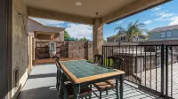 Desert oasis house with a pool - Hot Tub