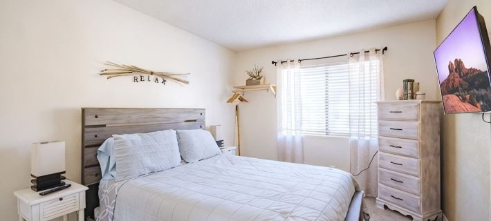 Adventure Loft: Near Trails, Pool and Golf Hotels in Village of Oak Creek