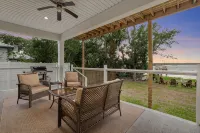 Gorgeous Waterfront w/ Golf Cart! 4 bds, 3.5 ba! Sleeps 12 - 3-Star