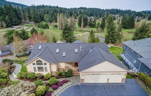 Pinnacle Perch, 5 Min Walk to Lake Whatcom. Golf, Pool, Trails, Biking and View - 발코니