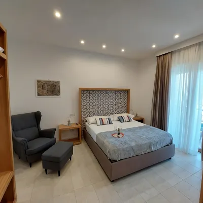 Mistral Luxury Suites Отели рядом с достопримечательностью «Пьяцца Лауро»