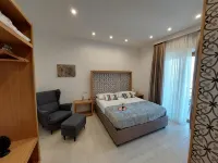 Mistral Luxury Suites - Pysäköinti