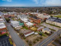 Comfortable Cottage Downtown w/Fire Pit-Walk to Dining/Taproom/Coffee Shop - Wifi