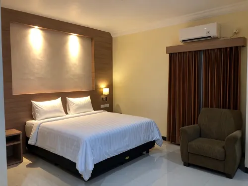Lcr Hotel Ende - 2 ดาว