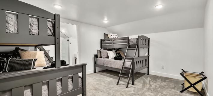 Modern Farm House Blocks from the Silos Hotels in Waco