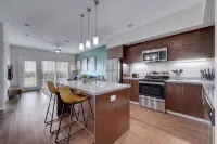 Plush 1Br Cal King Suite Close to Everything - 3-Star