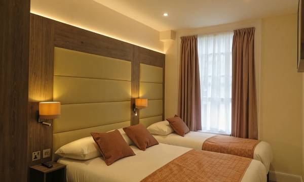 Glendale Hyde Park Hotel