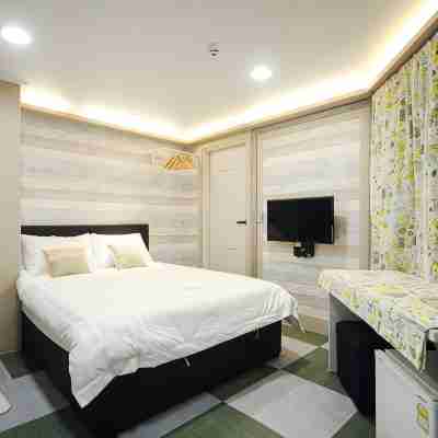 Busan B and B Pension Rooms