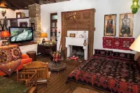 260m2 Unique Mountain House in Lilea Parnasos - Homestays