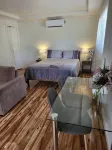 Private access, remote gate.  Netflix,  Foxtel,  Wi-Fi,  A/C, - Boutique