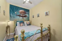 Steampunk Haven in the Heart of Tacoma! - 4-Star