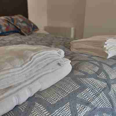 Cosy romantic stay in historic Cotswold cottage Rooms