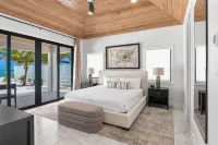 Blessing on the Bay - Brand New 4 bedroom Luxury Beachfront house - piscina