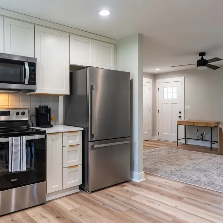 Urban Oasis w/ King Bed – 3 BR Near Duke & DT
