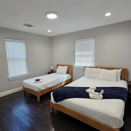 Bluebonnet Cottage Duplex in Downtown Denison--Perfect Blend of Charm & Comfort Hotels in Denison