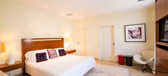 Porto Cupecoy : Spacious 2 BRS condo on Porto Cupecoy Marina Hotels in Lowlands